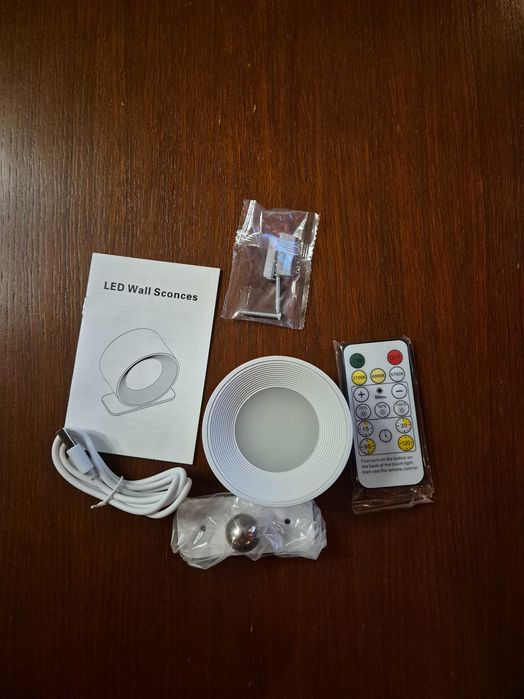 Lampka kinkiet ( biały) LED