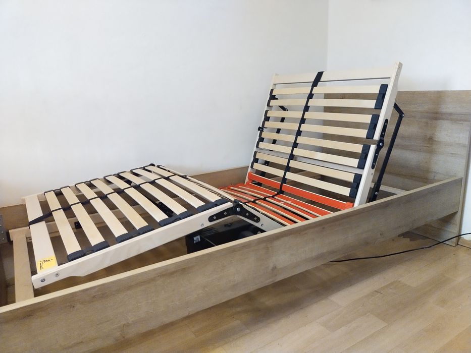 Łóżko rehabilitacyjne sterowane elektrycznie z pilotem