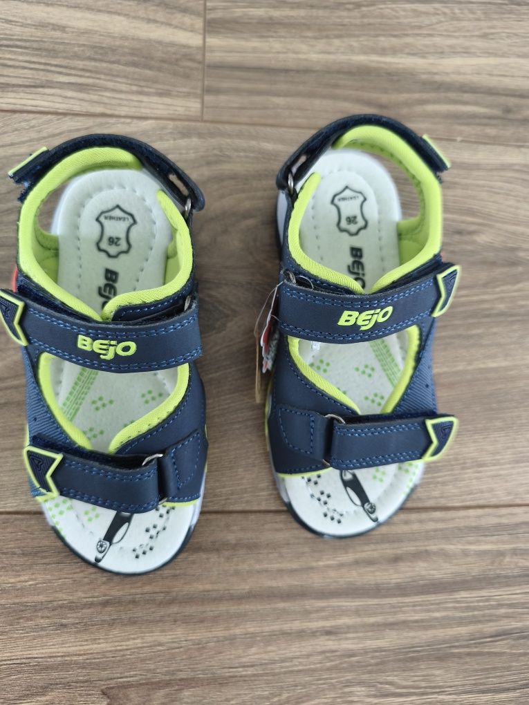 NOWE Buty sandały chłopięce 26 Bejo Martes