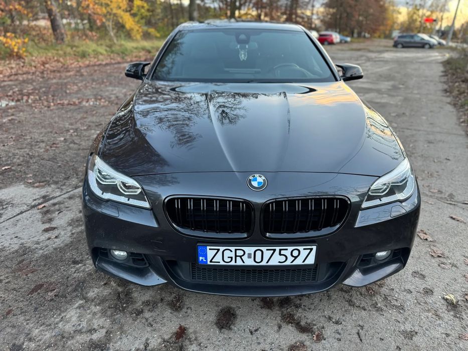 BMW Seria 5 BMW 550i xDrive • V8 • 450KM • M-Pakiet • Szyberdach • 2014 • LED