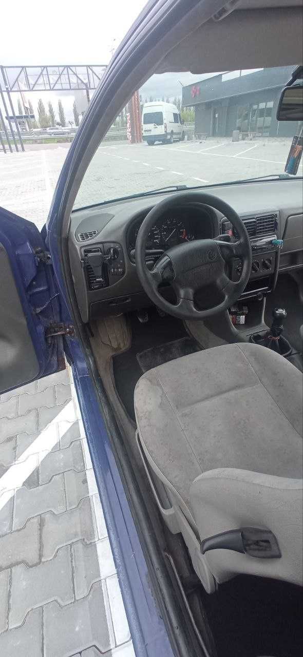 Volkswagen Polo 1,0 бензин