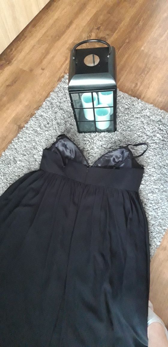 Elegancka sukienka w idealnym stanie