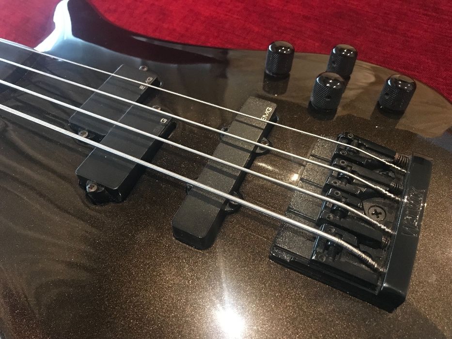 Warwick Streamer Bass Fretless Custom (1986 Peça única feita à mão)