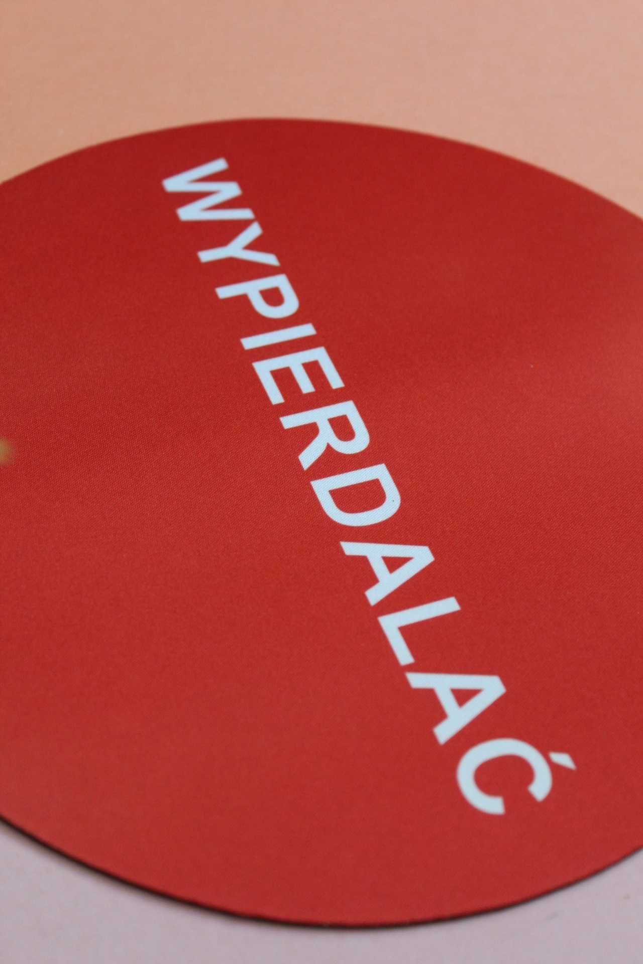 Podkładka pod mysz z napisem