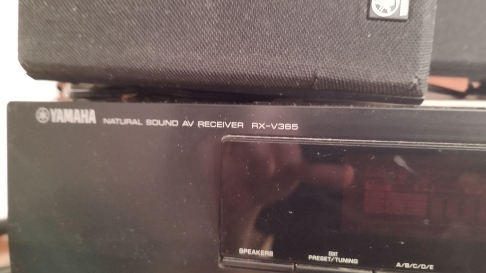 Sistema de som surround 5.1 Yamaha RX-V365