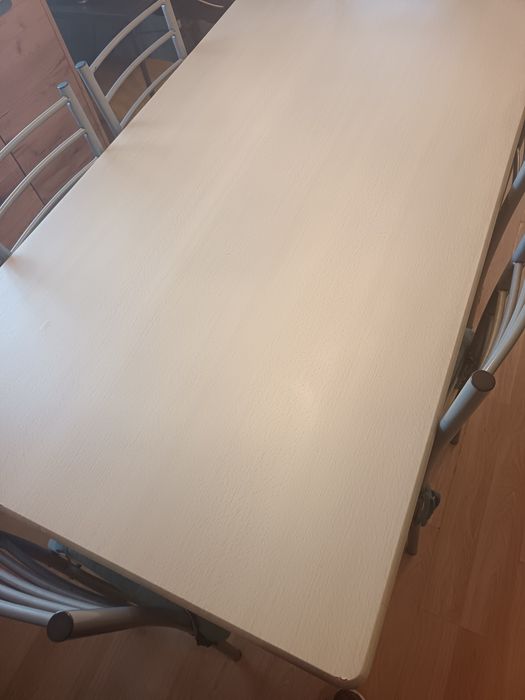 Mesa de jantar com 6 cadeiras