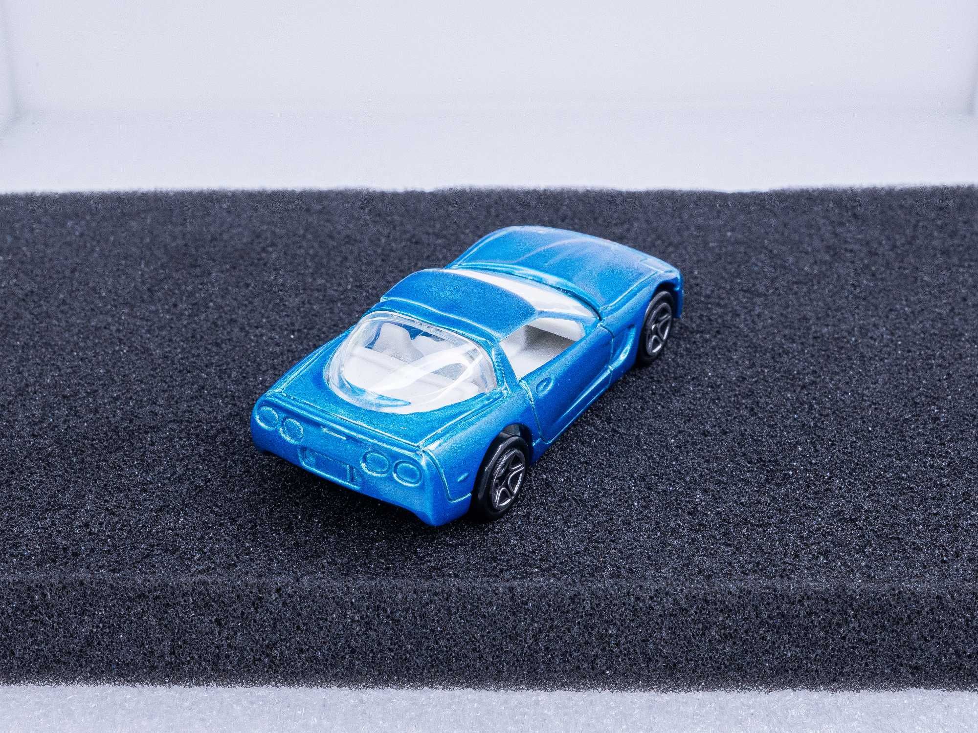 Matchbox Chevrolet Corvette C5  z roku 1998 stan kolekcjonerski