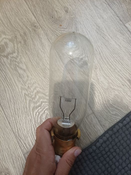 Продам  новую прожекторную лампу