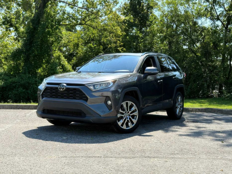 Toyota RAV4 XLE Premium      2019