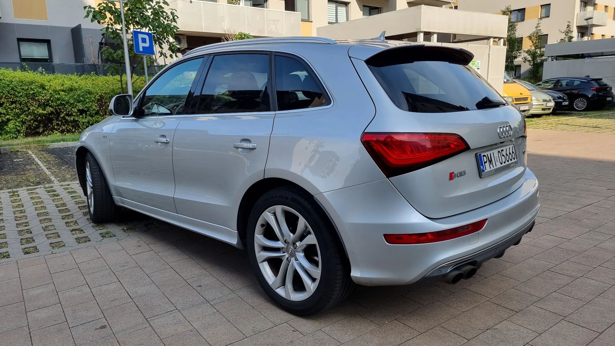 Audi SQ5 Sprzedam Audi SQ5 stan idealny,z polskiego salonu, pierwszy właściciel