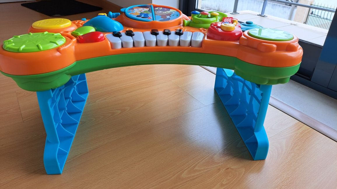 Brinquedo mesa musical