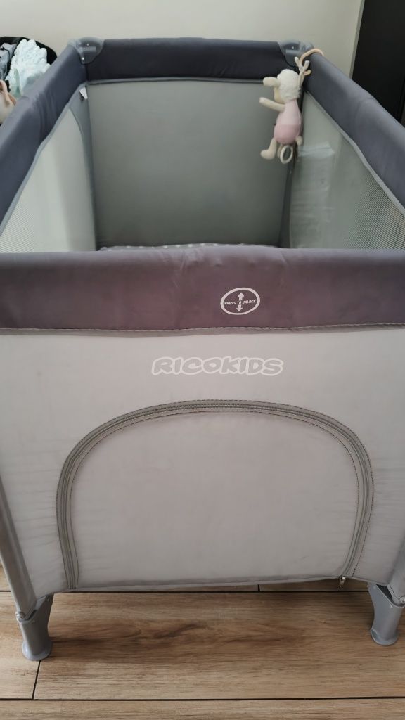 Ricokids łóżeczko turysryczne jasnoszare
