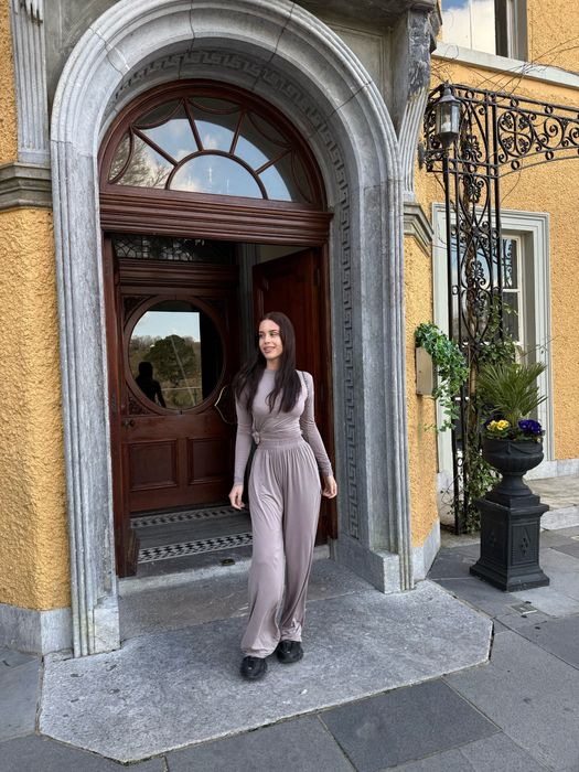 Ace est костюм кофта і штани