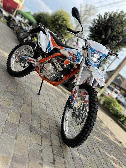 Прокат Enduro мотоциклів та мото причіпа — без супроводу інструкторів!