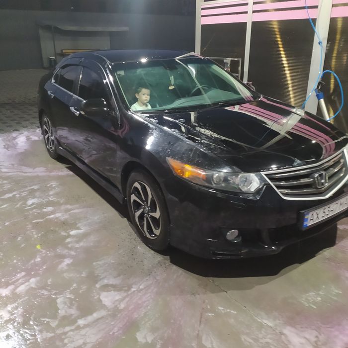 Продам Хонду аккорд 8