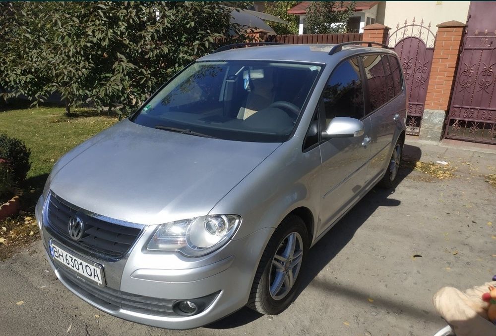 Продам Touran 2007