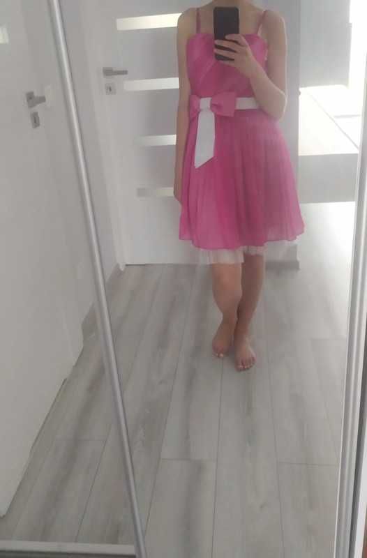 Sukienka różowa z kokardą