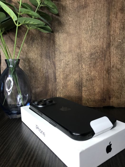 NEW Apple iPhone 16 pro Black Titanium 256gb Neverlock