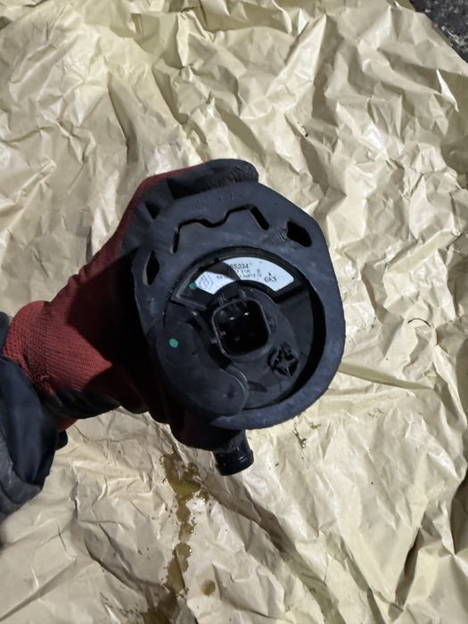 Помпа насос водяна охолодження Renault Zoe 19-24 144b03731r