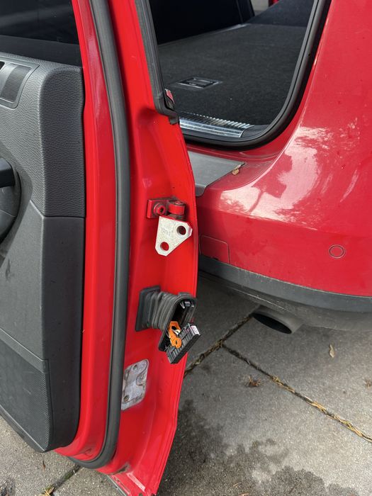 drzwi lewe tylne passat b6 czerwone