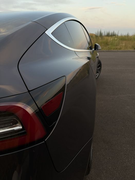 Продам Tesla Model 3