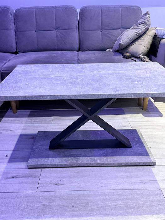 Stolik kawowy  bardzo stabilny