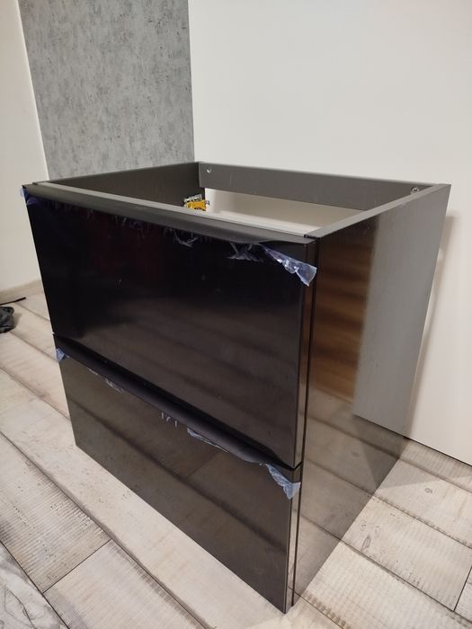 Szafka łazienkowa nowa sprzedam