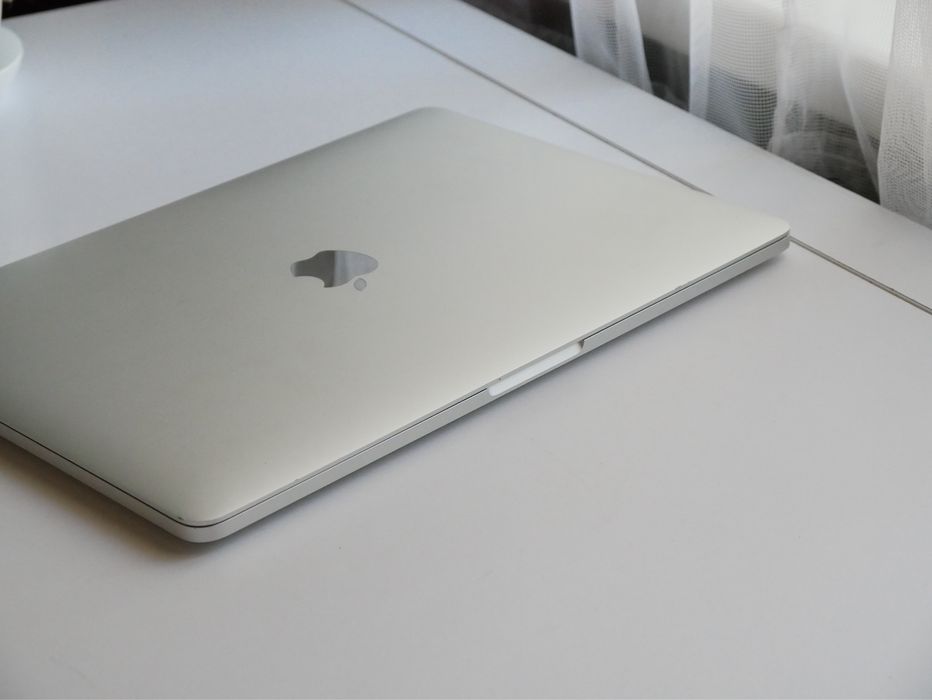 MacBook Pro 2019 | i5/16/512 | 93% Акб!