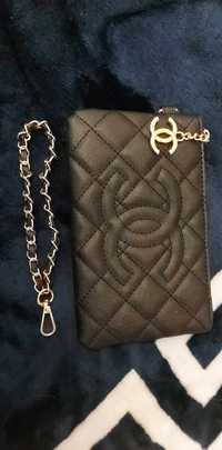 Pochet chanel com pulseirinha em corrente