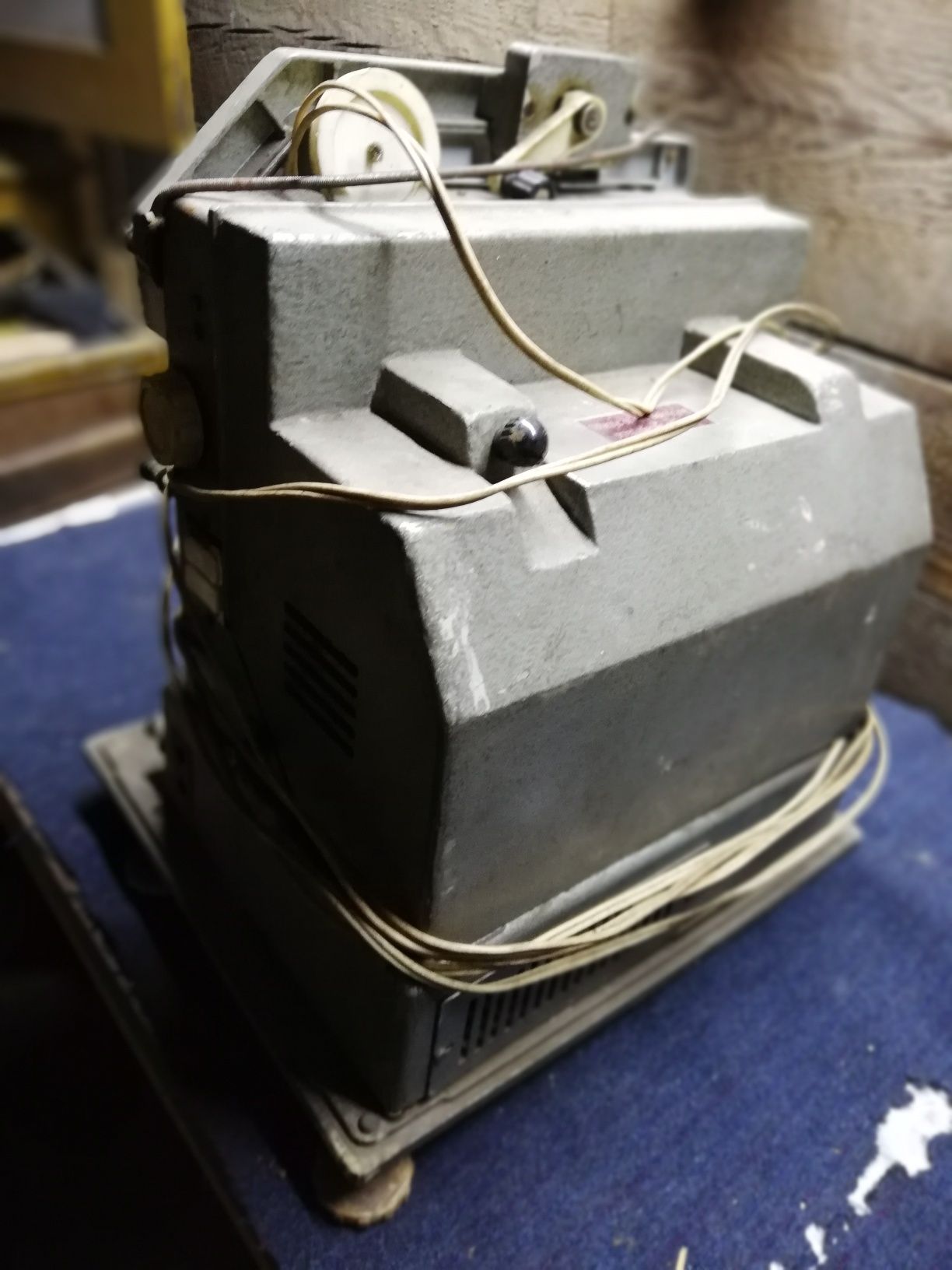 Projektor lata 70