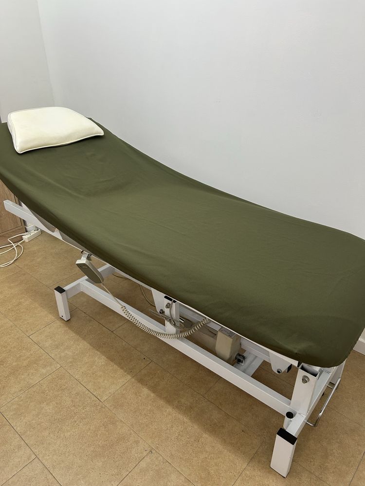 Marquesa elétrica, de clinica de estética, em ótimo estado
