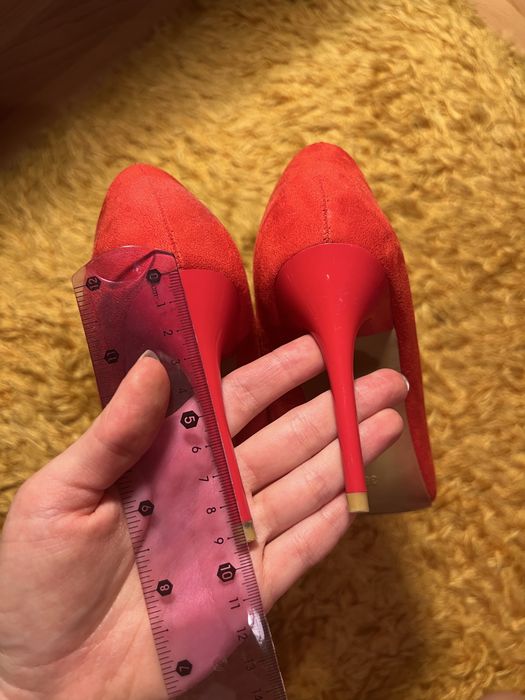 Obcasy czervone, 9,5 cm. Uzywane na sesje zdjeciowa