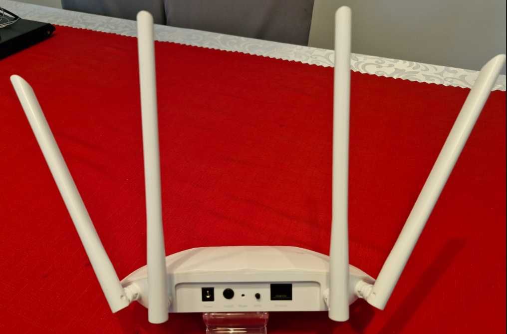 Access Point TP-Link TL-WA1201 Wi-Fi AC1200 1x10/100/1000Mb/s PoE