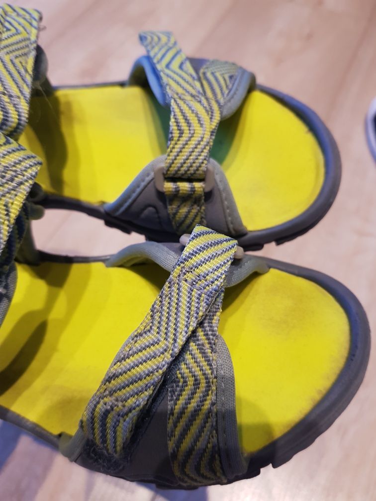 Sandały turystyczne Quechua r. 30/31