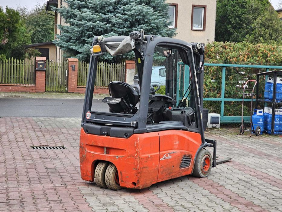 Wózek widłowy Linde E16-01 Triplex 2012r. Elektryczny