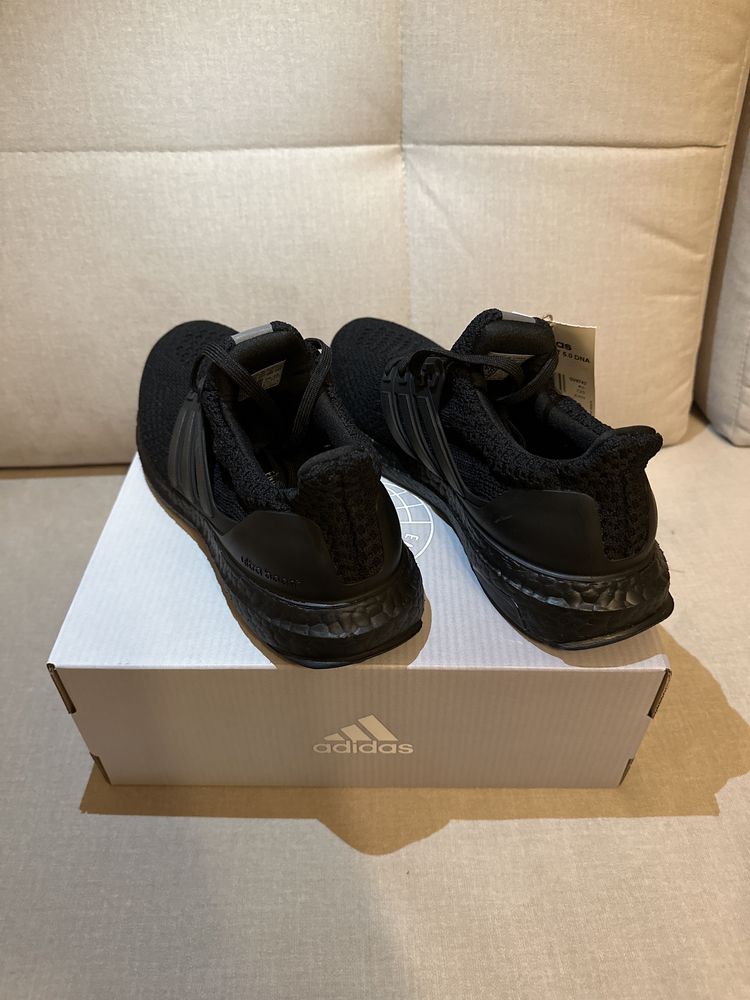 Buty sporotwe Adidas Ultraboost 5.0 Dna W r. 36 2/3