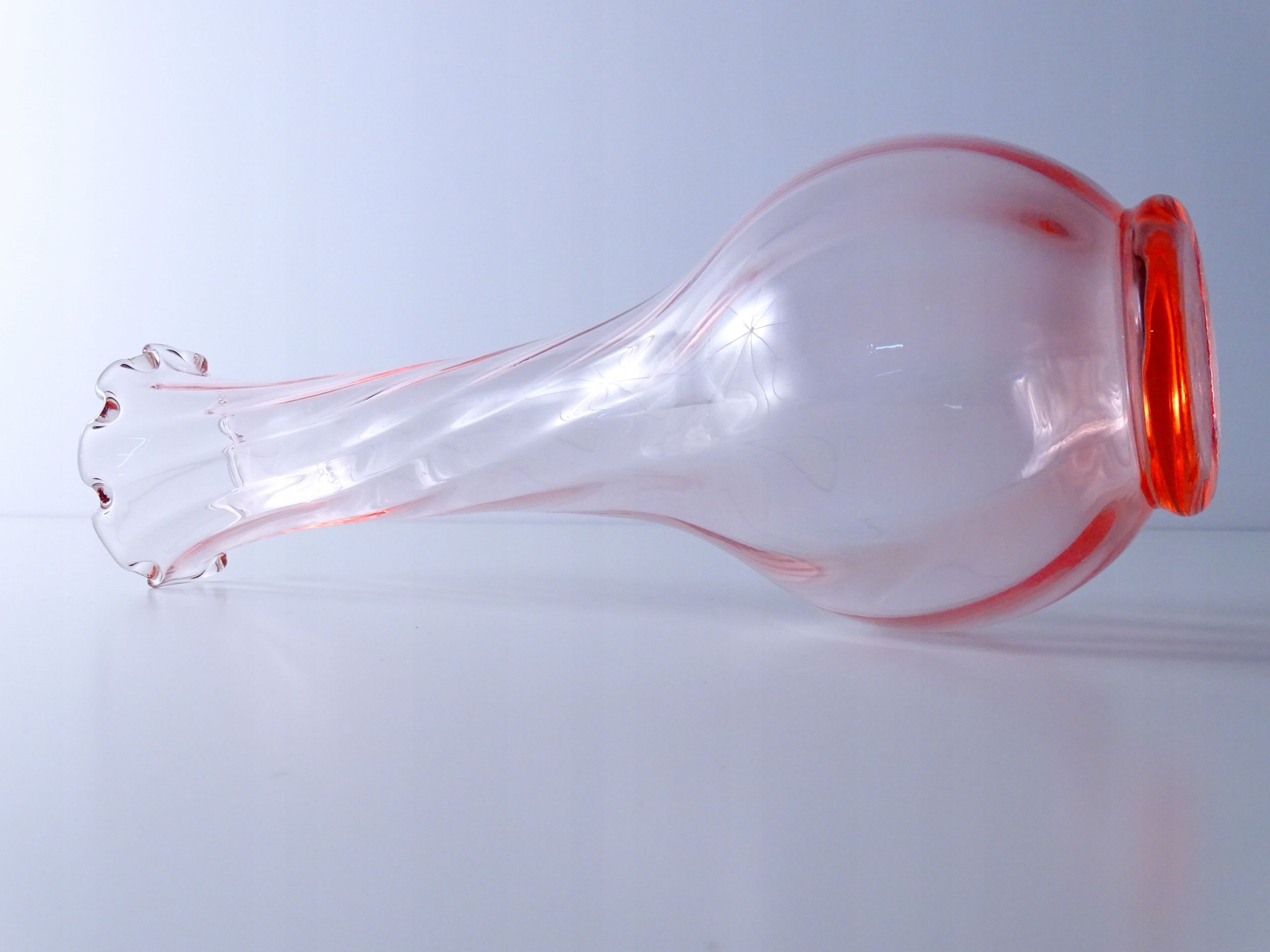 ręcznie wykonany szklany łososiowy wazon