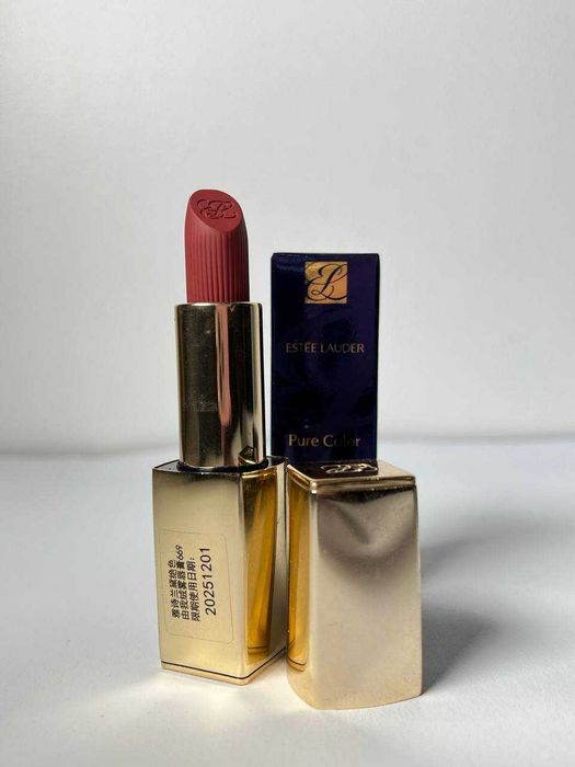 Губна помада Estee Lauder Pure Color