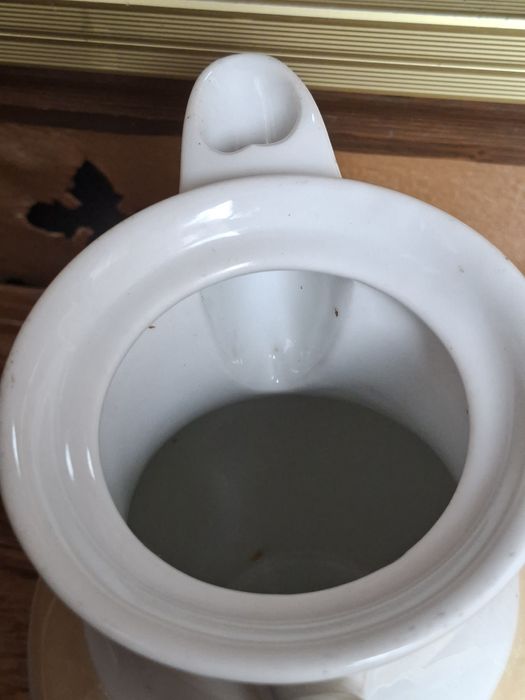 Duży, porcelanowy dzbanek
