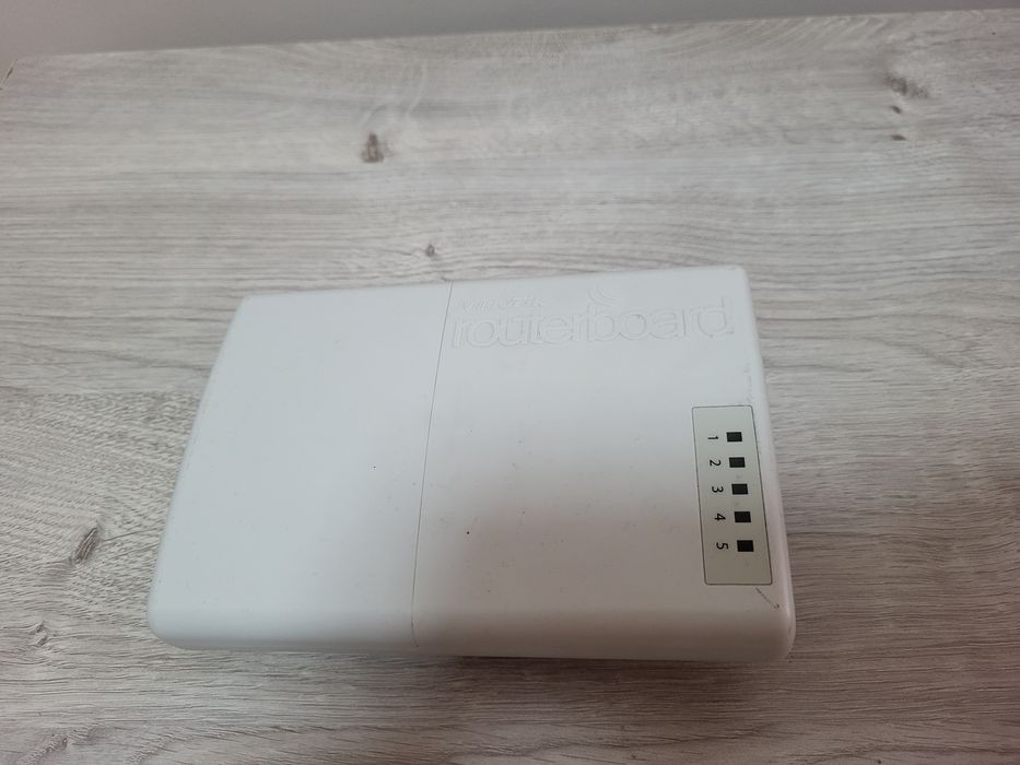 Маршрутизатор Mikrotik RouterBOARD RB750P-PBr2