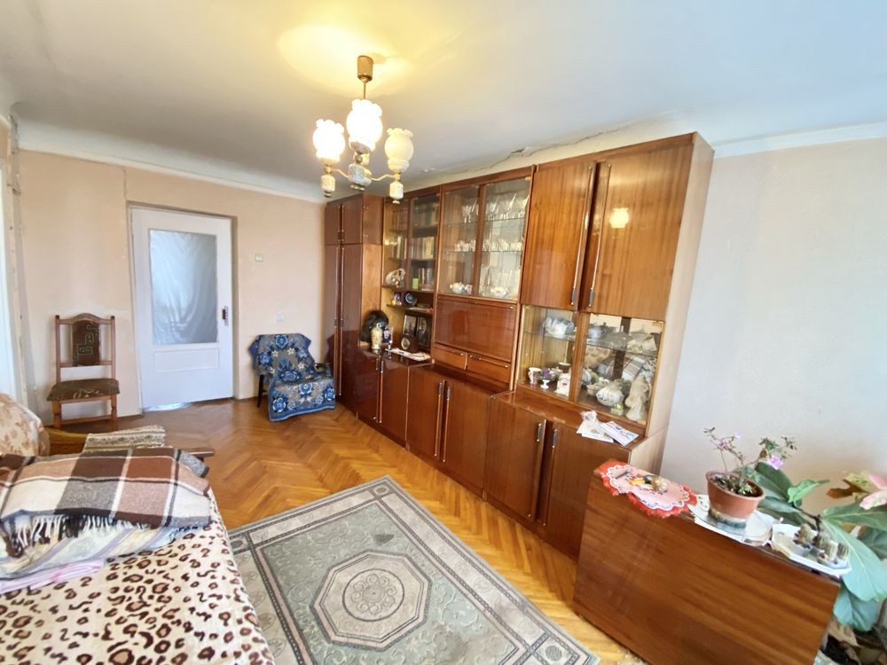 Продається 3 к. квартира. Вул. Коновальця. Матейки. Центр. Велмарт.