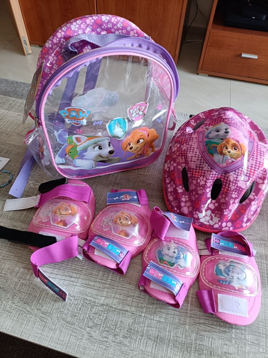 Mochila, capacete, protecção Skye da Patrulha Pata