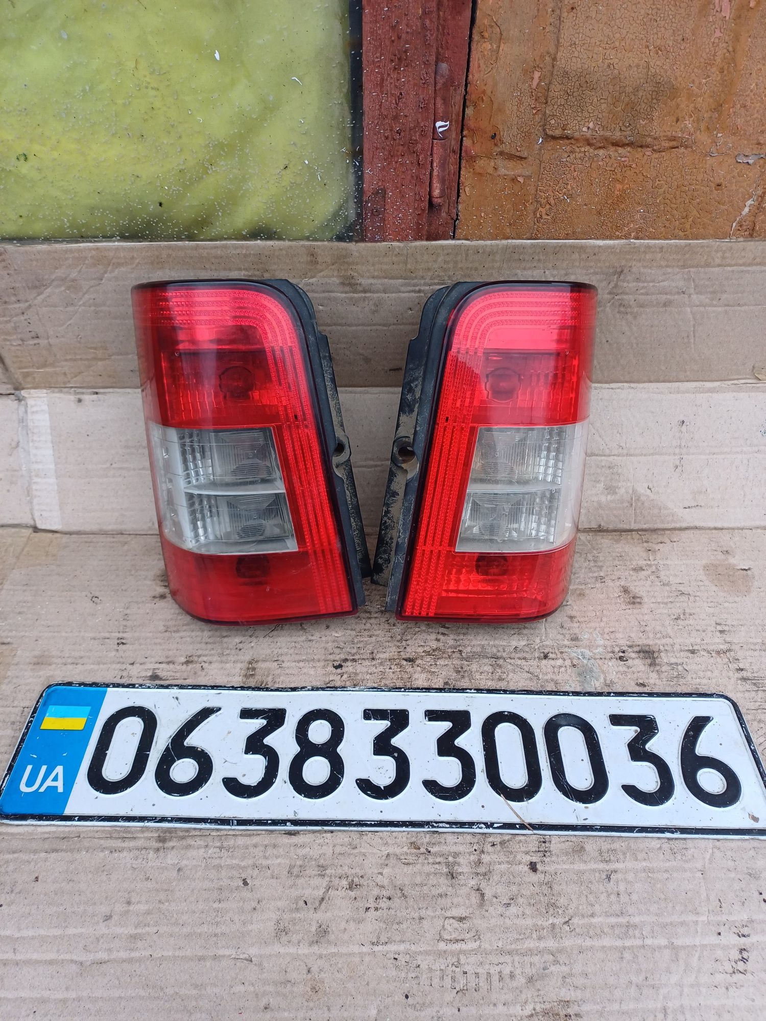 Peugeot Partner Citroen Berlingo задні стопи ліхтарі фанарі фари