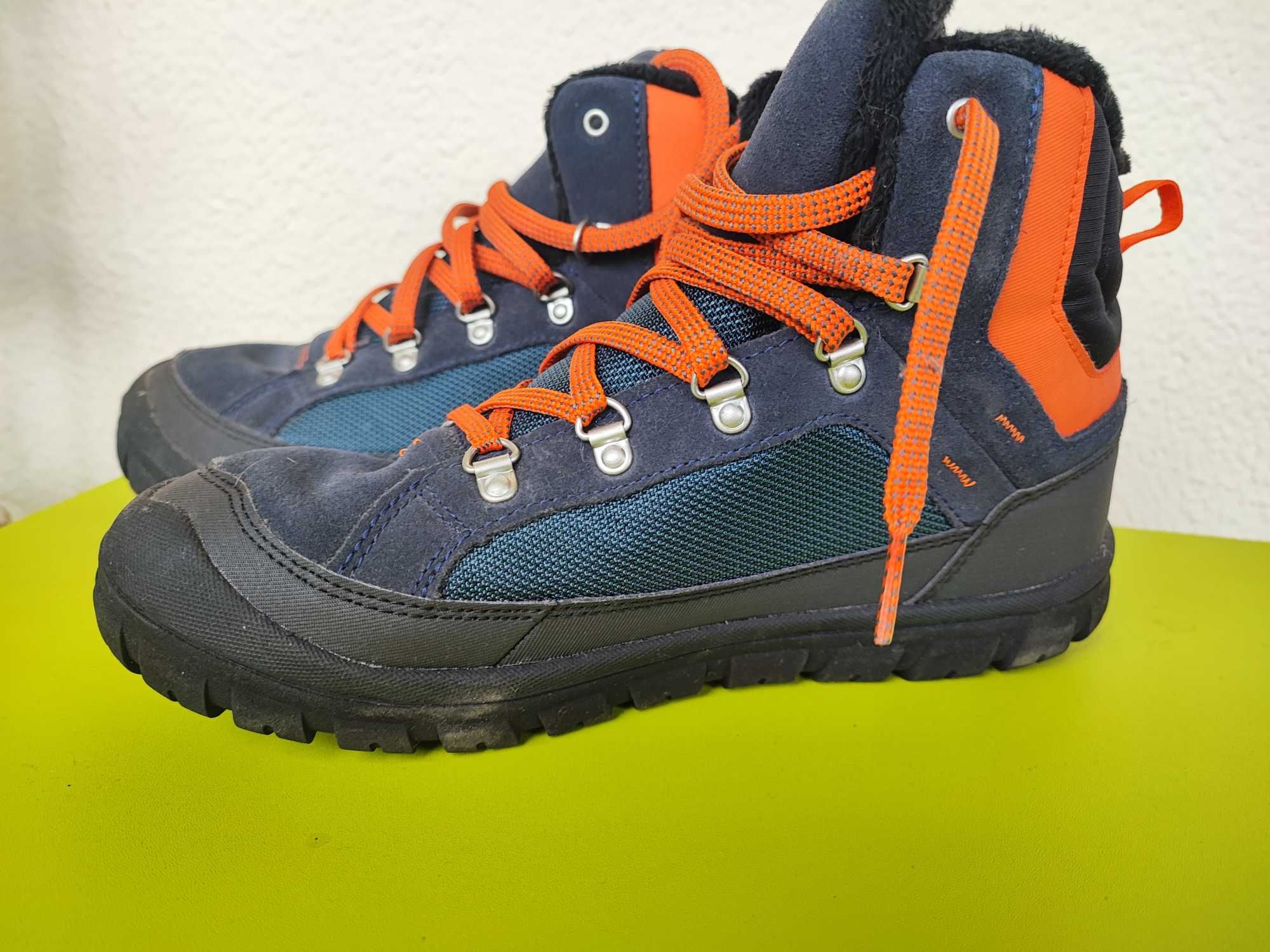 Botas Quechua waterproof 38 novas