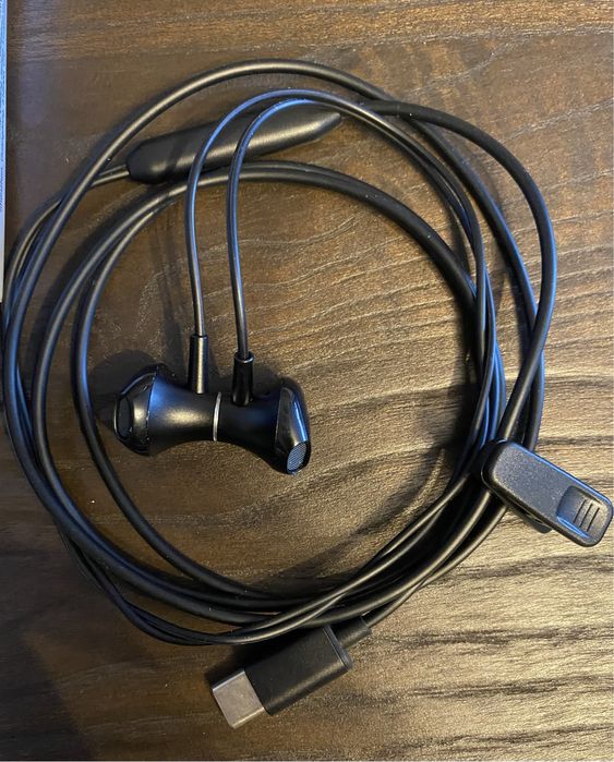 Słuchawki douszne na kabel USB-C -czarne