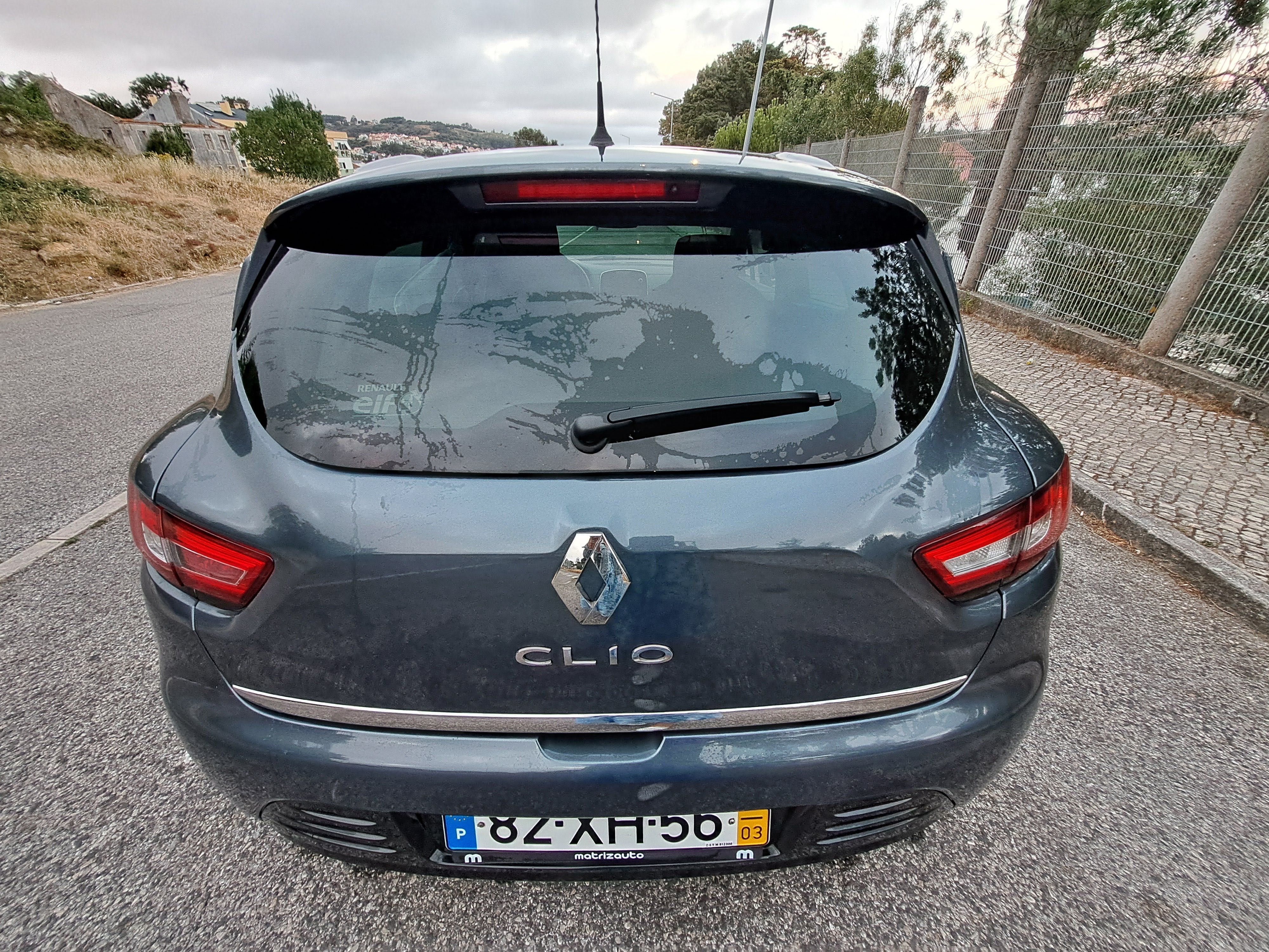 Carro em perfeito estado