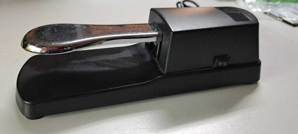 Pedal piano com cabo e ficha Jack