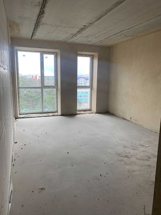 Продам простору 3-кімнатну квартиру з терасою - центр Ірпеня!