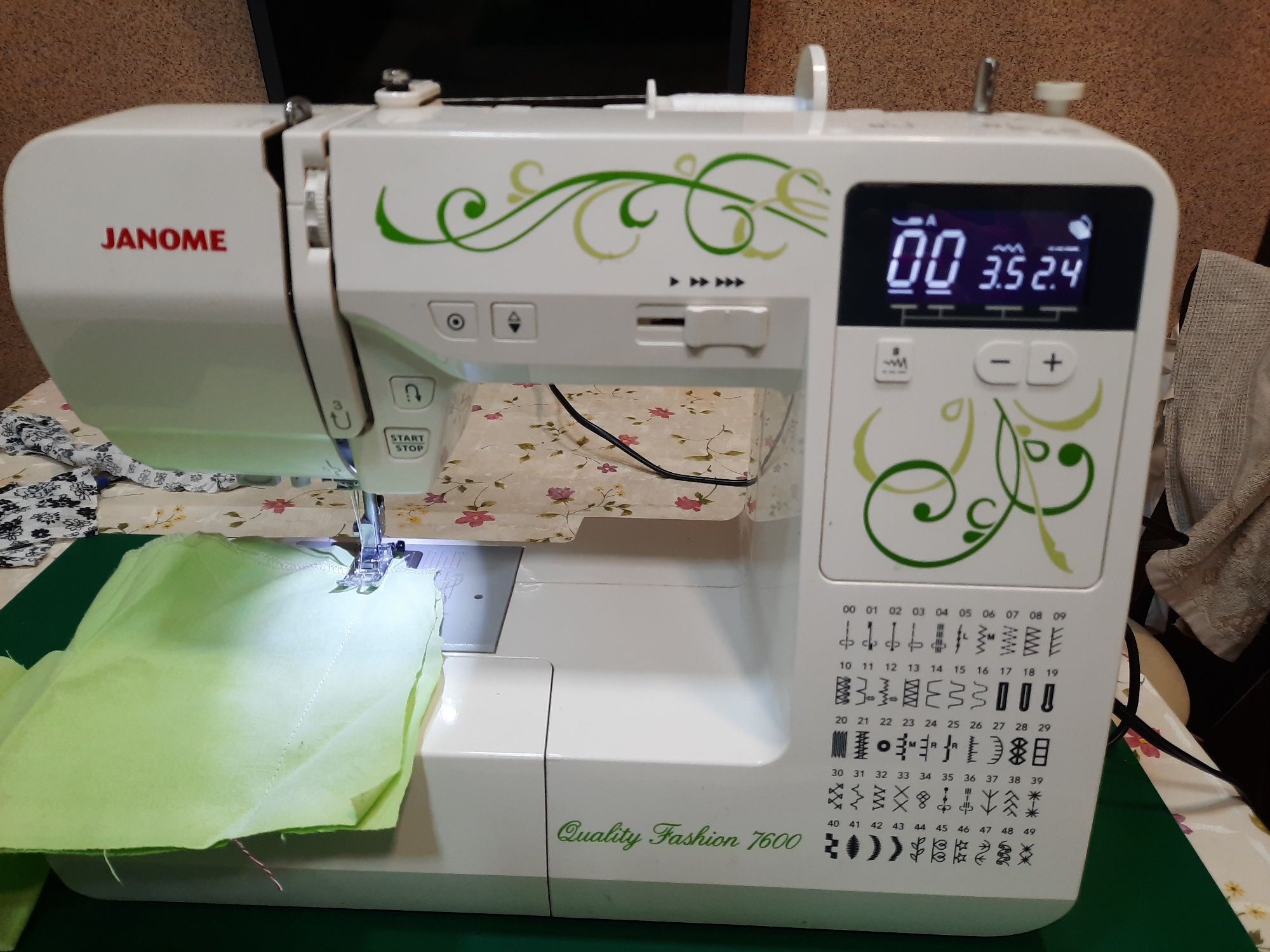 Продам швейну машину б/у  Janome Quality Fashion 7600