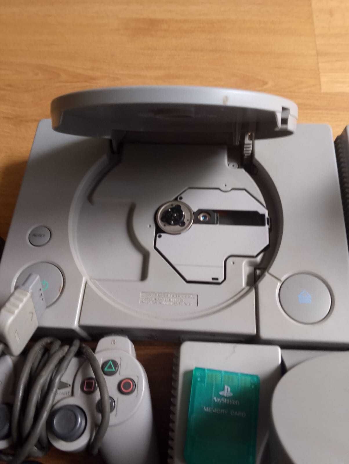 3 konsole 5 padów 4 dyski 2 gry na xbox 360